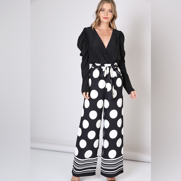 RUCHED SLEEVE V-NECK BODYSUIT WOVEN BODYSUIT - Picture 2 of 3